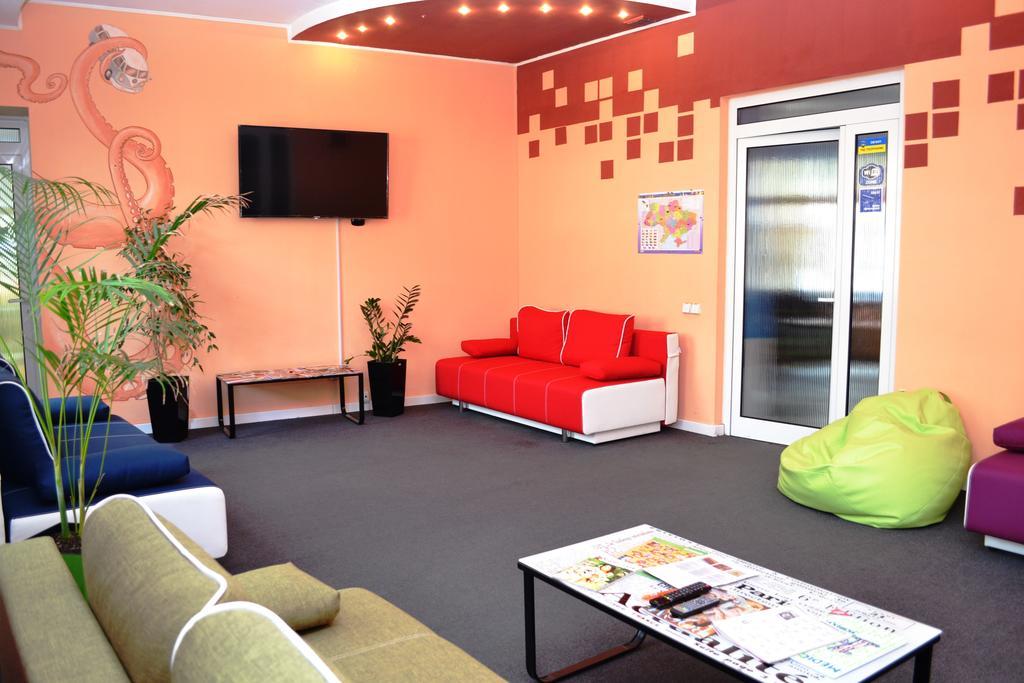 Wanted Hostel Lviv Extérieur photo