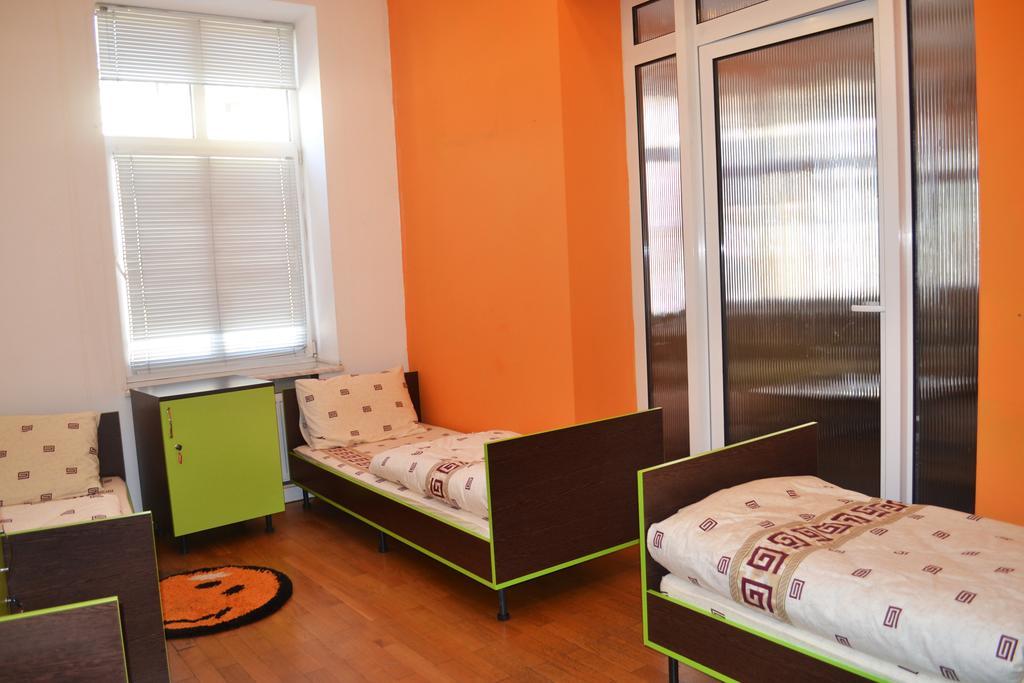 Wanted Hostel Lviv Extérieur photo