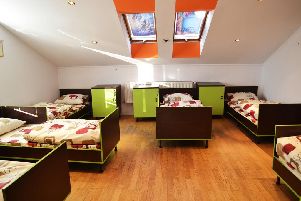 Wanted Hostel Lviv Extérieur photo