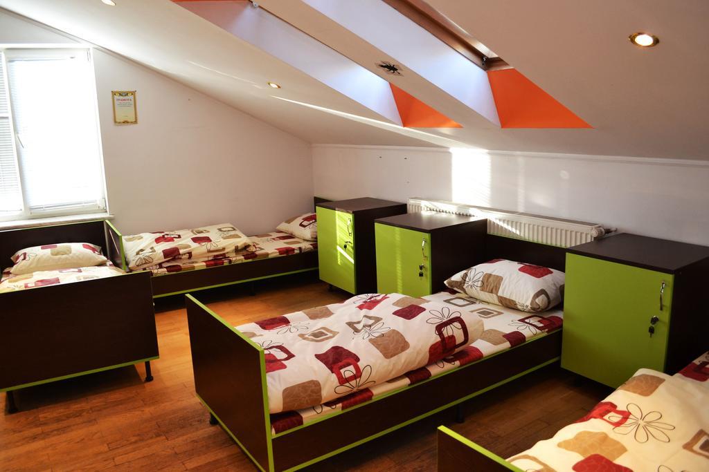 Wanted Hostel Lviv Extérieur photo