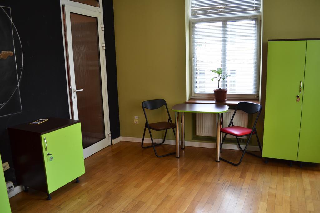 Wanted Hostel Lviv Extérieur photo