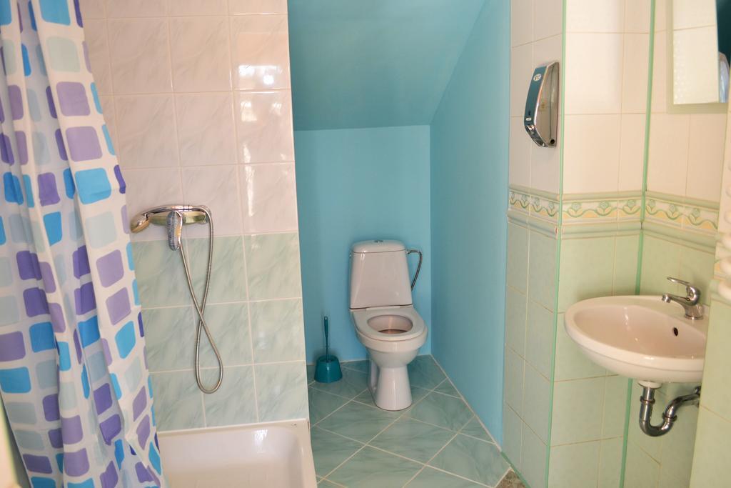 Wanted Hostel Lviv Extérieur photo